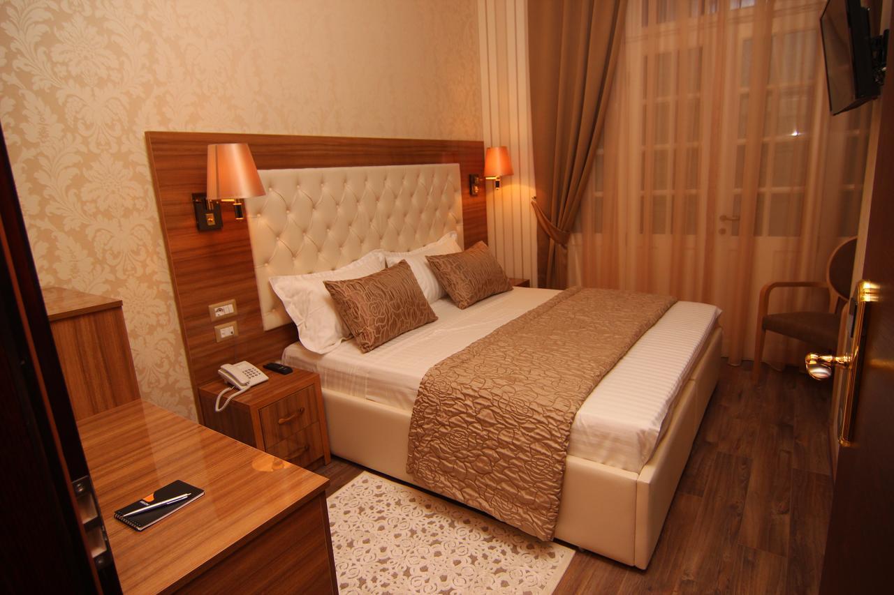 Hotel Boutique Restaurant Gloria Tirana Room photo
