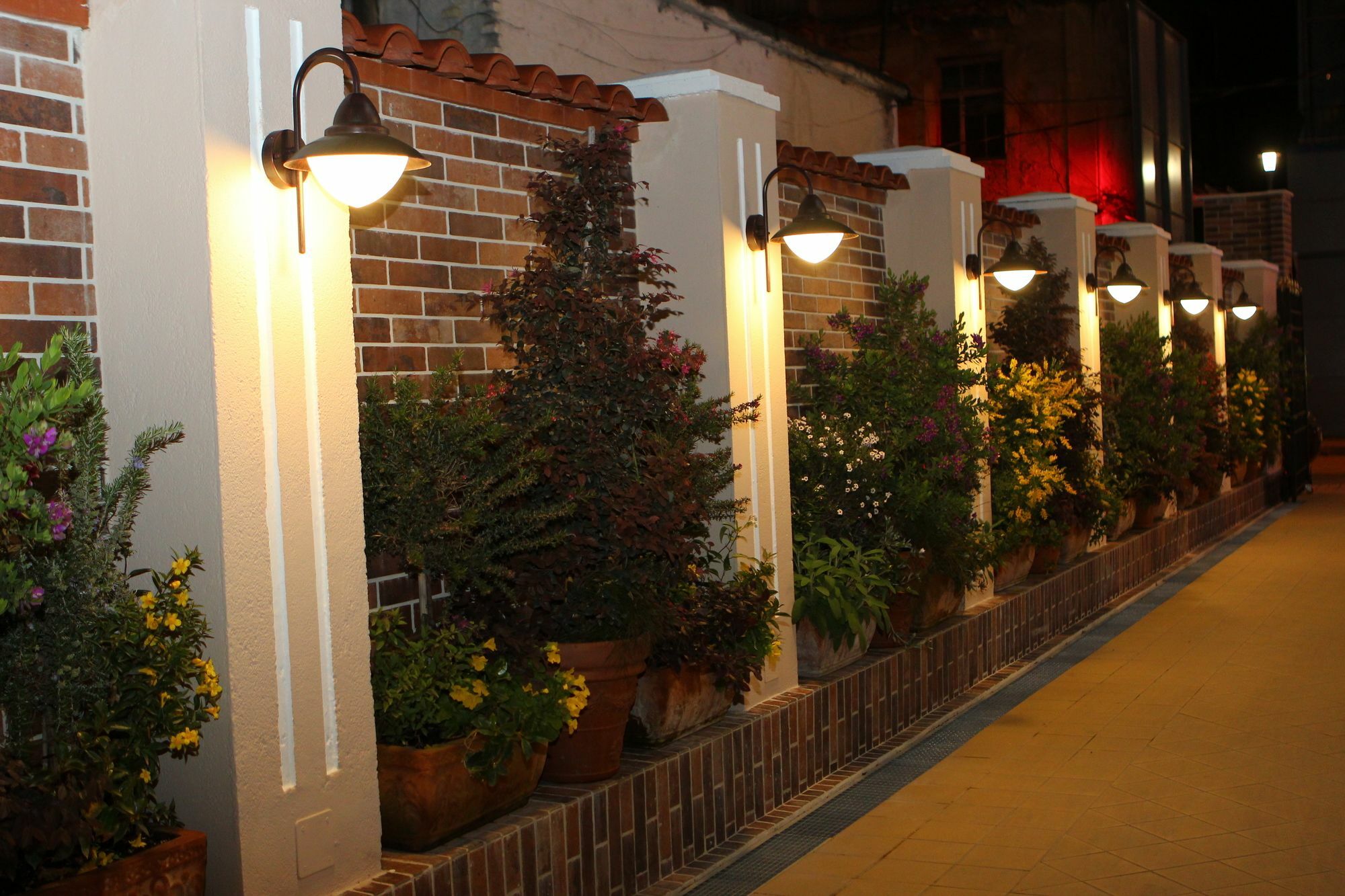 Hotel Boutique Restaurant Gloria Tirana Exterior photo